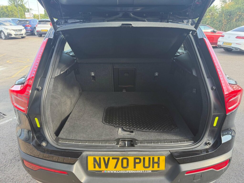 Volvo XC40 1.5 T3 Inscription Pro Euro 6 Ss NV70PUH Black #6