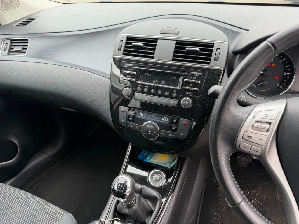 Nissan Pulsar Tekna Blue #15
