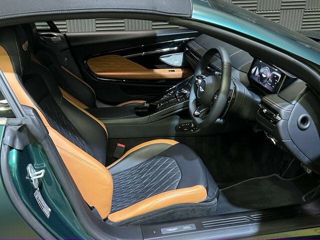 Aston Martin DB12 Volante 4.0 V8 Volante Euro 6 S S Green #10