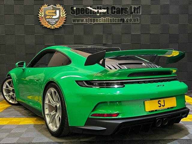 Porsche 911 2dr Pdk White #30