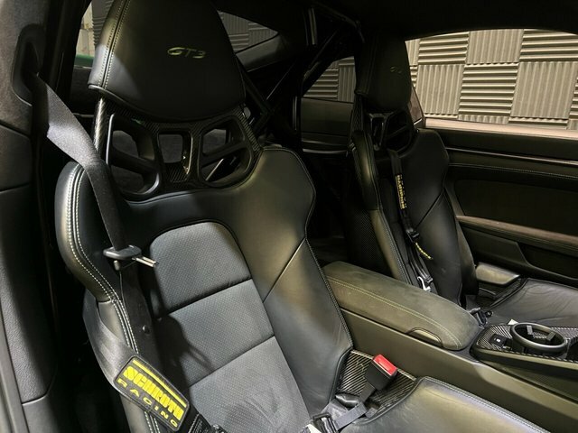 Porsche 911 2dr Pdk White #16