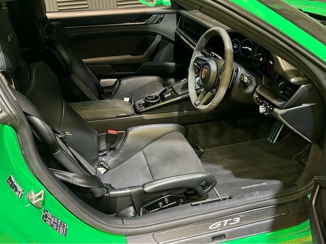 Porsche 911 2dr Pdk White #10