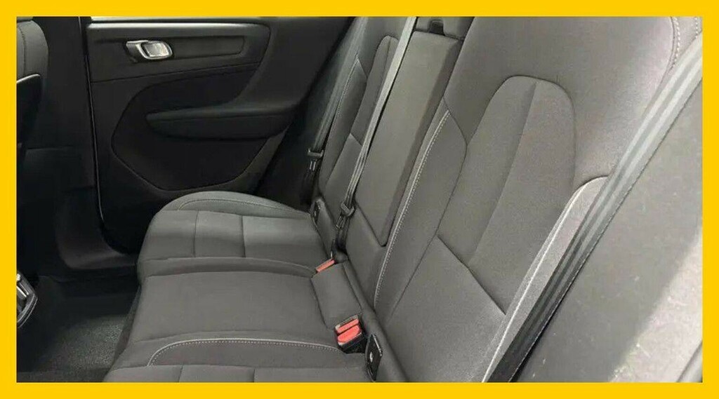 Volvo XC40 1.5 T3 Momentum Euro 6 Ss White #4