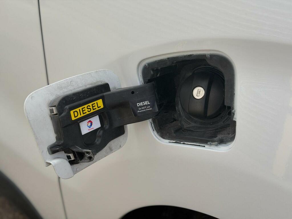 Peugeot Expert Mpv White #31