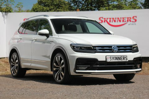 Volkswagen Tiguan Allspace R-line Tech Tsi White