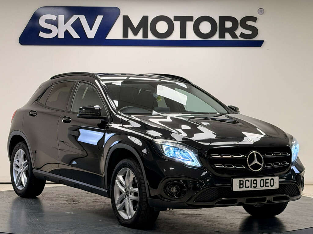 Mercedes-Benz GLA Class 1.6 Gla 180 Urban Edition BC19OEO Black #3