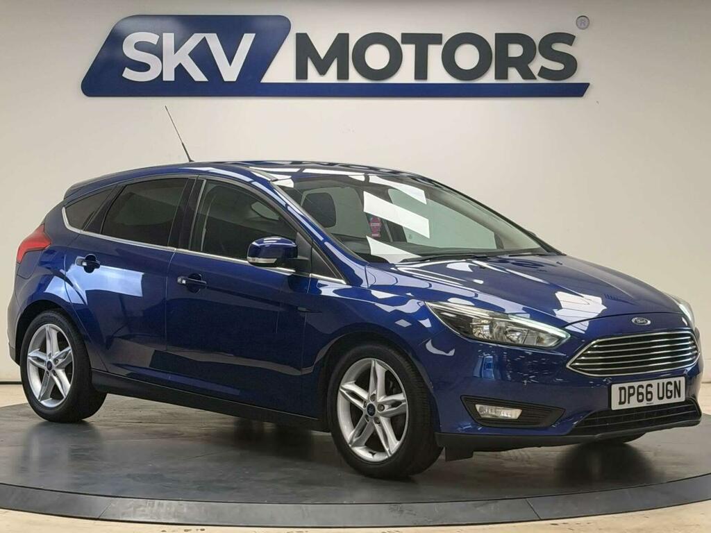 Ford Focus Hatchback DP66UGN Blue #2