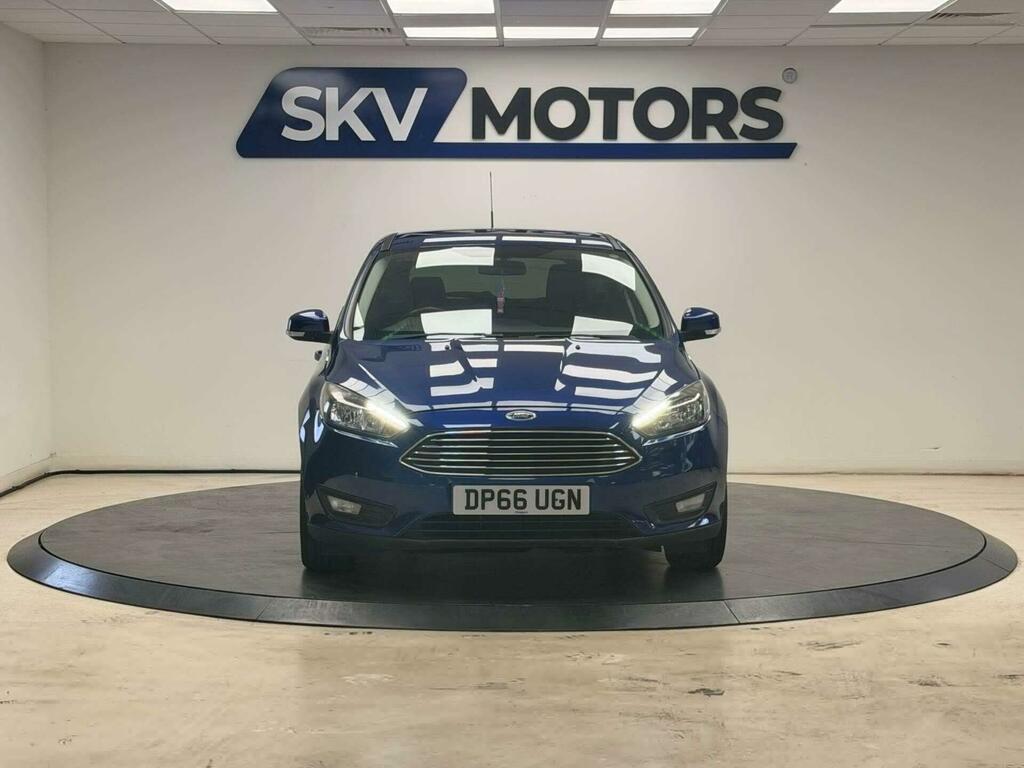 Ford Focus Hatchback DP66UGN Blue #4