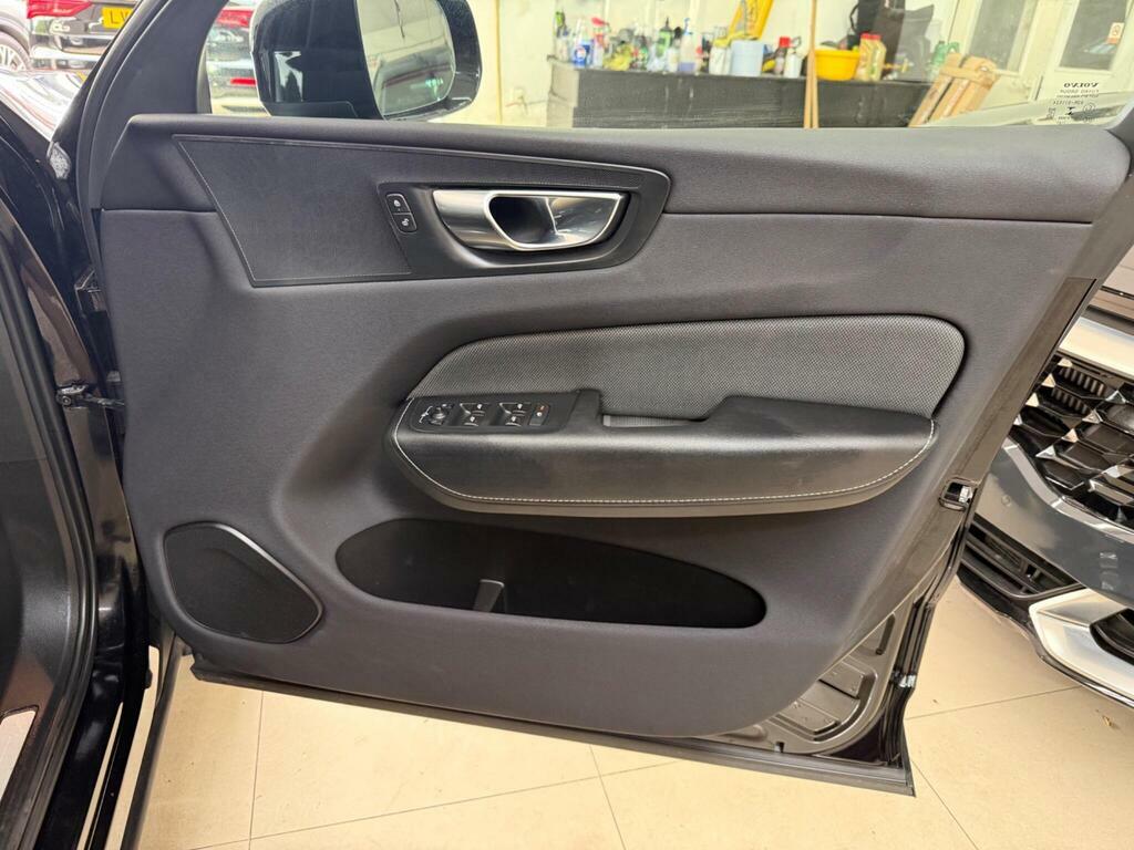 Volvo XC60 2.0H T6 Recharge 11.6Kwh R-design Suv P Black #14