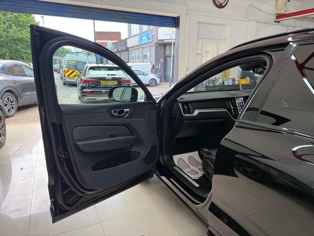 Volvo XC60 2.0H T6 Recharge 11.6Kwh R-design Suv P Black #36