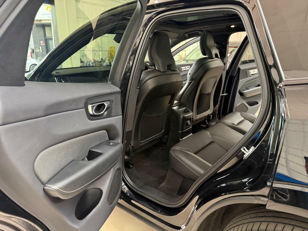 Volvo XC60 2.0H T6 Recharge 11.6Kwh R-design Suv P Black #46
