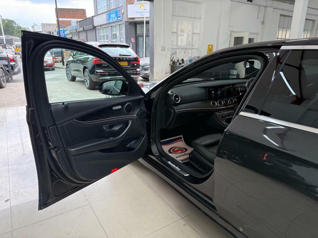 Mercedes-Benz E Class E300 Amg Line Premium 9G-tronic Black #33