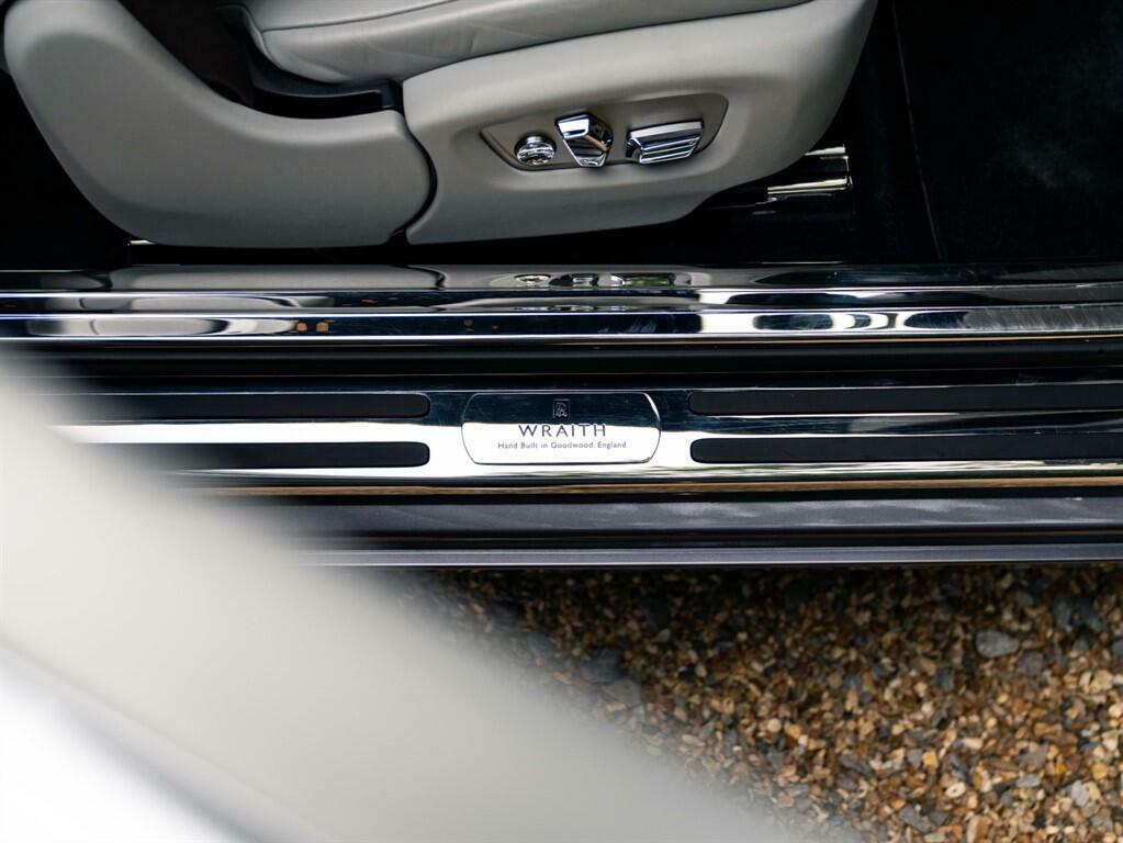 Rolls-Royce Wraith Wraith V12 Black #24