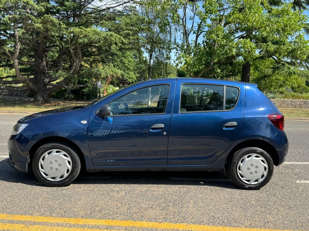 Dacia Sandero 1.0 Sce Essential Euro 6 LY19YXC Blue #4