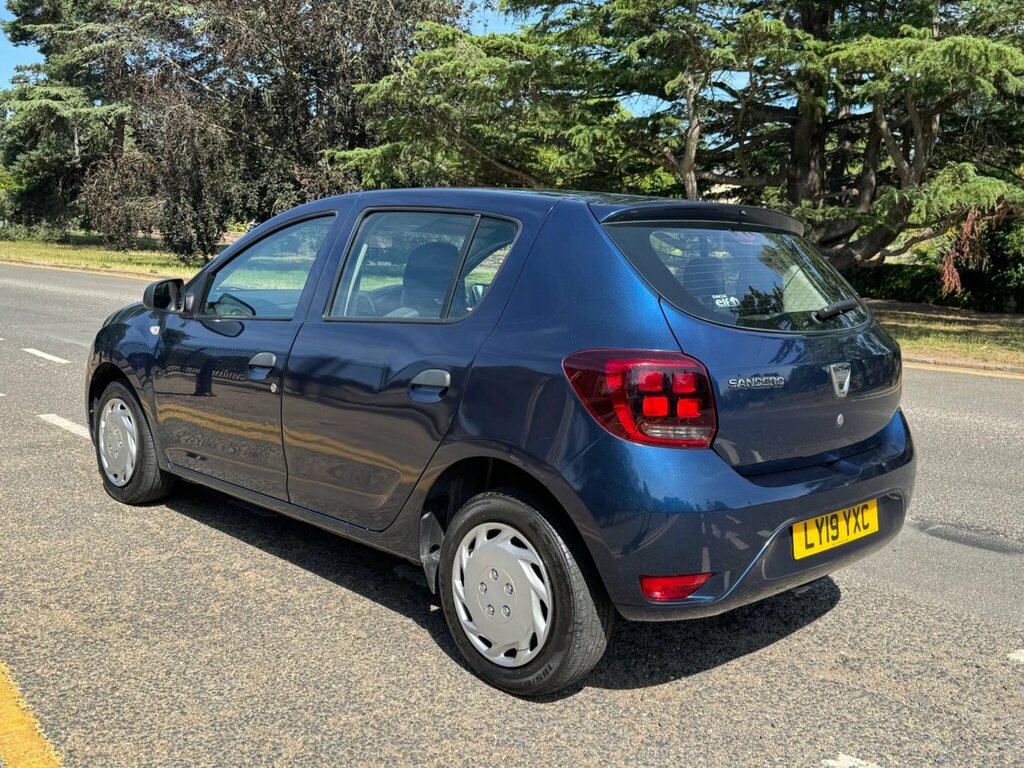 Dacia Sandero 1.0 Sce Essential Euro 6 LY19YXC Blue #5