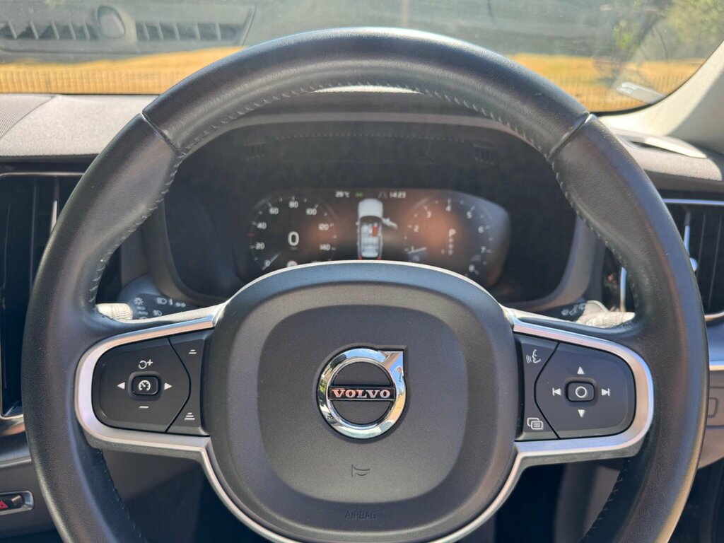 Volvo XC60 T5 Awd Momentum Rear Camera, Spare Whee Red #30