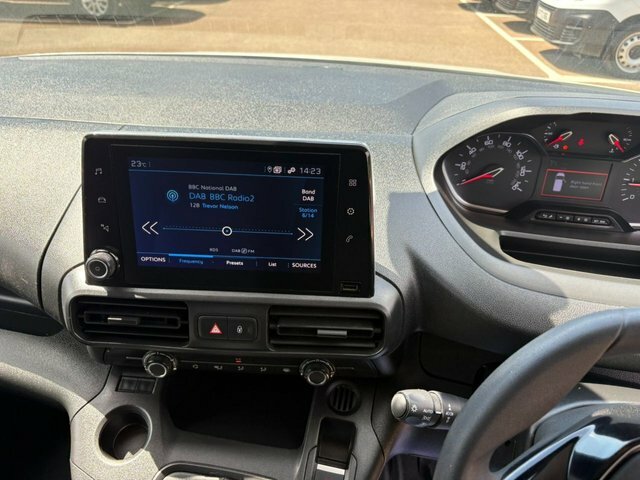 Peugeot Partner Professional Premium L1 1.5 AK22BBO White #4