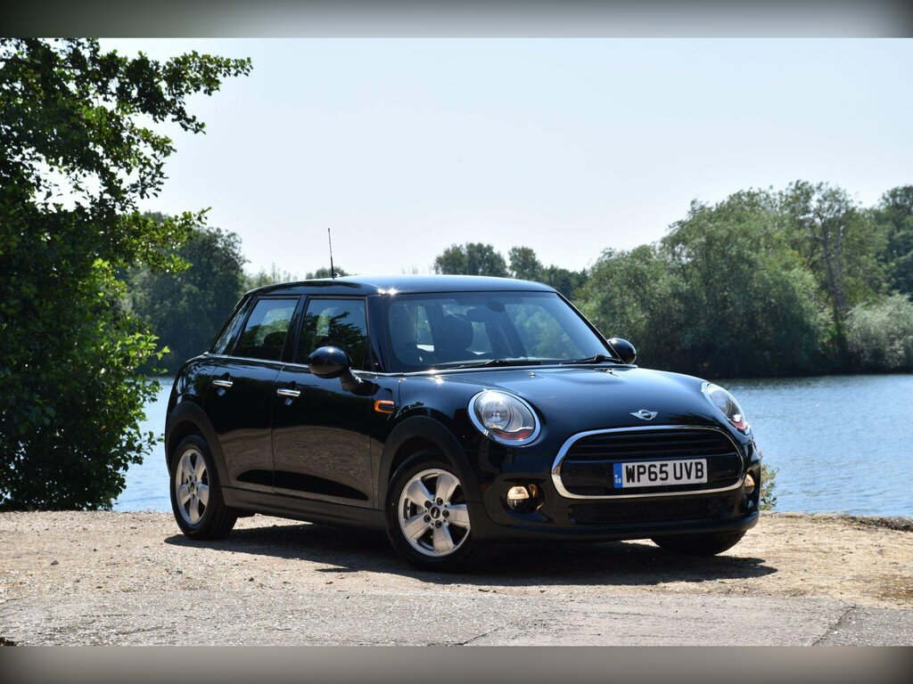 Mini Hatch 1.5 Cooper D Hatchback Euro 6 S Black