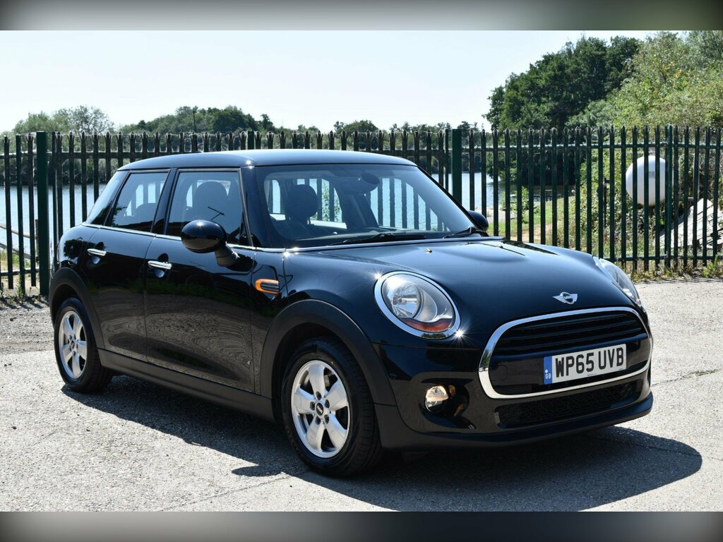 Mini Hatch 1.5 Cooper D Hatchback Euro 6 S Black #2