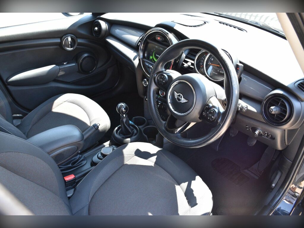 Mini Hatch 1.5 Cooper D Hatchback Euro 6 S DP17CJX Black #4
