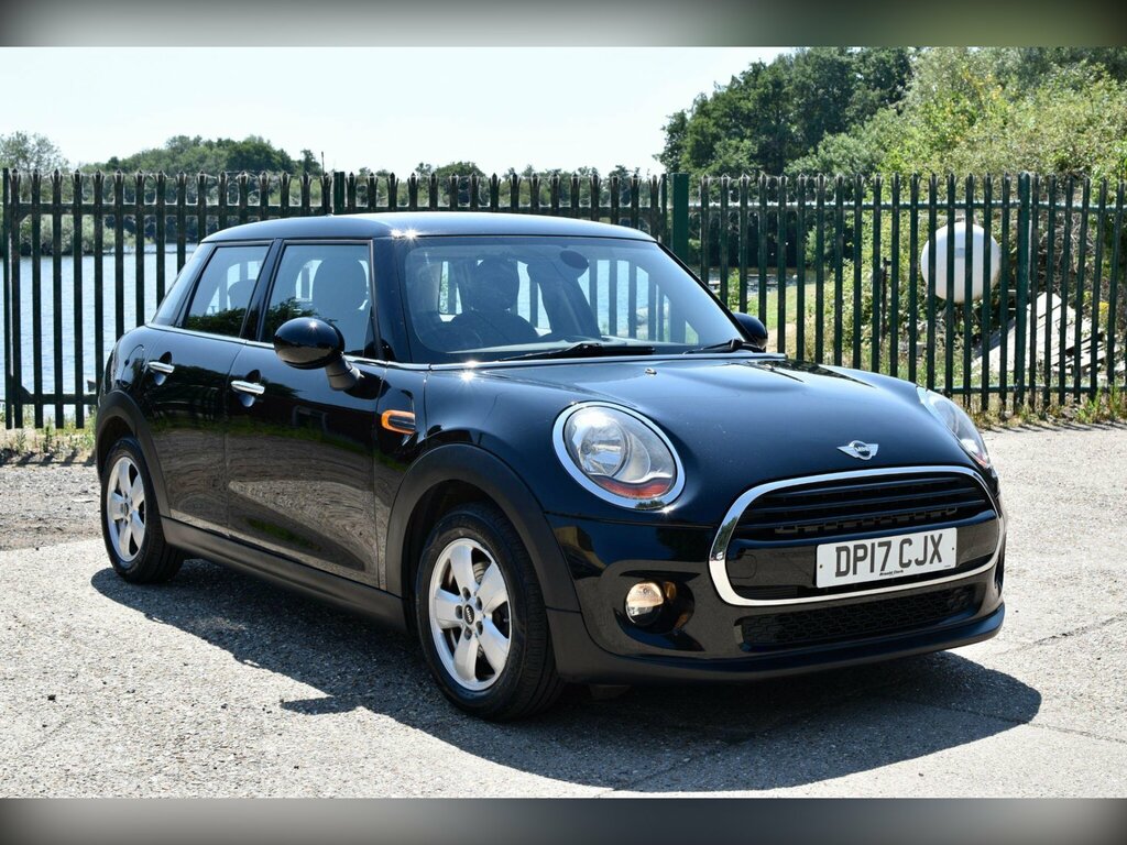 Mini Hatch 1.5 Cooper D Hatchback Euro 6 S DP17CJX Black #2