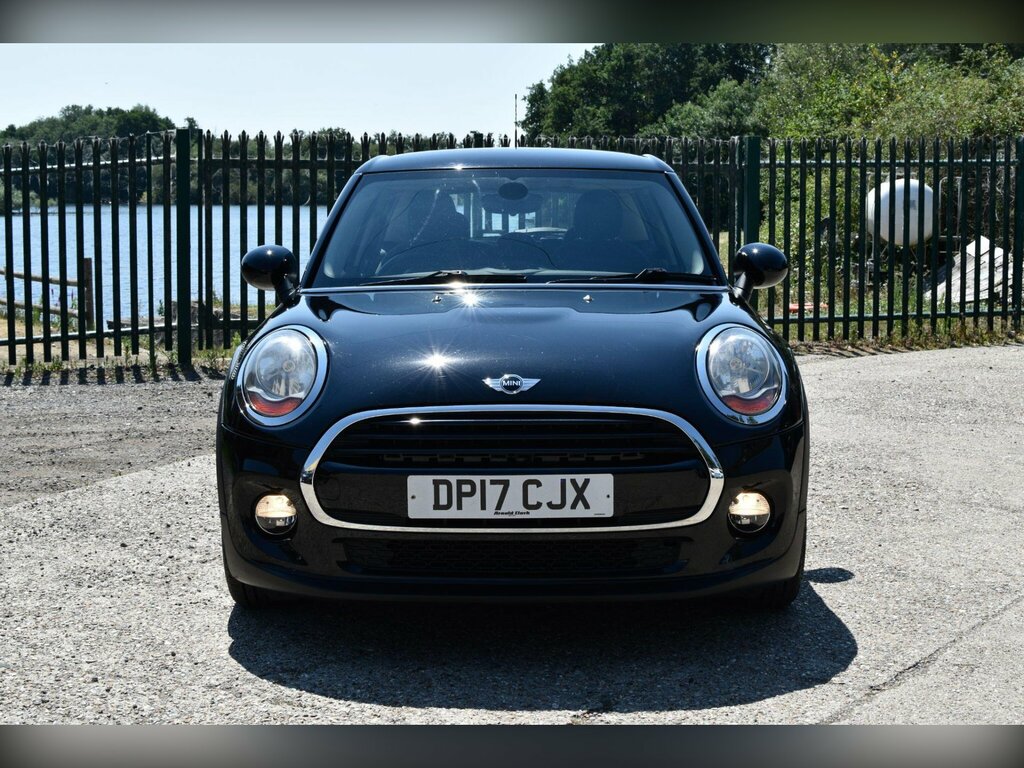 Mini Hatch 1.5 Cooper D Hatchback Euro 6 S DP17CJX Black #3