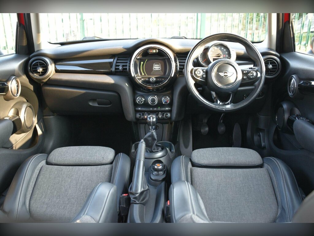 Mini Hatch 1.5 Cooper D Chili Pack 20 Tax 80 Mpg Black #35