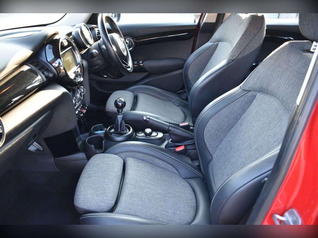 Mini Hatch 1.5 Cooper D Chili Pack 20 Tax 80 Mpg Black #33