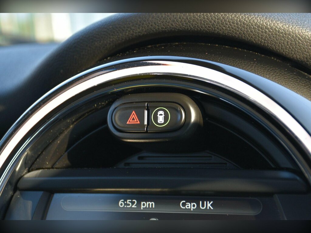Mini Hatch 1.5 Cooper D Chili Pack 20 Tax 80 Mpg Black #39