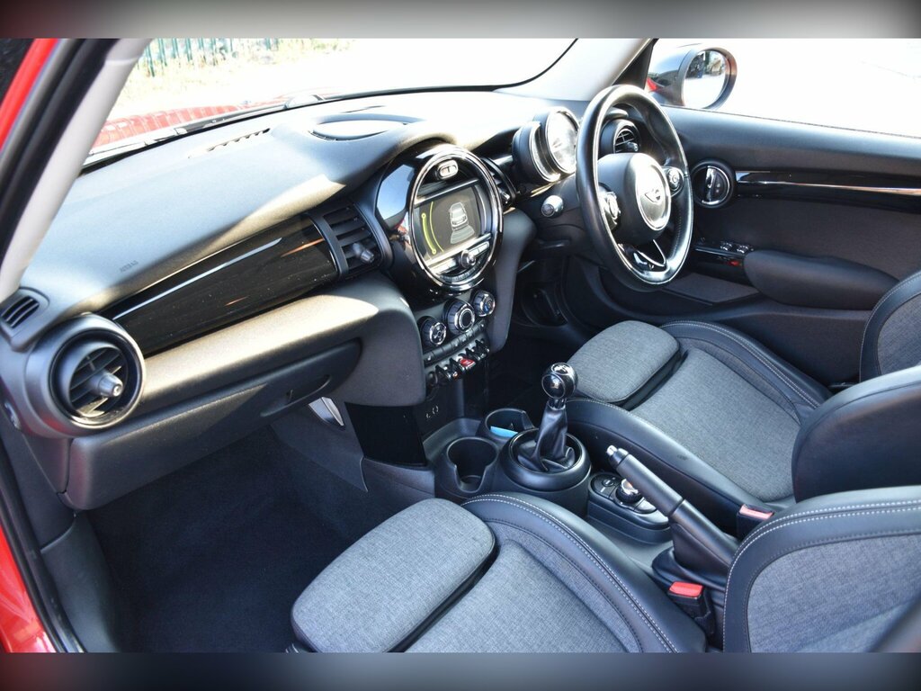 Mini Hatch 1.5 Cooper D Chili Pack 20 Tax 80 Mpg Black #32