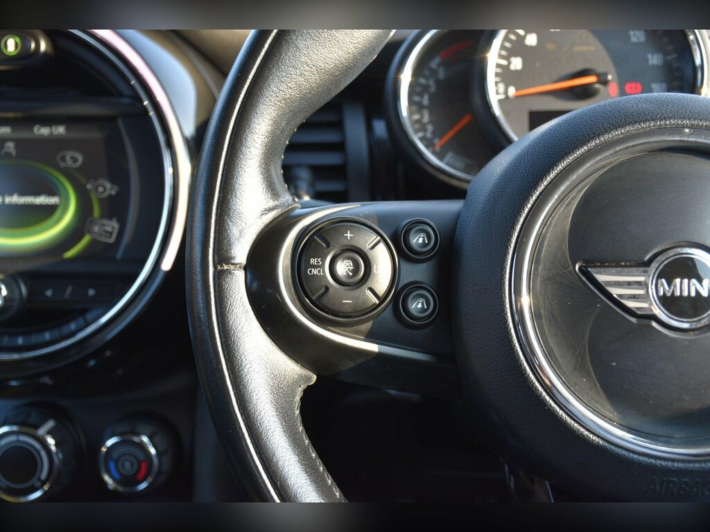 Mini Hatch 1.5 Cooper D Chili Pack 20 Tax 80 Mpg Black #40