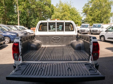 Toyota HILUX 2.4 D-4d Active CV22LCG White #3