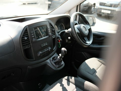Mercedes-Benz Vito 114 Progressive L2 White #3
