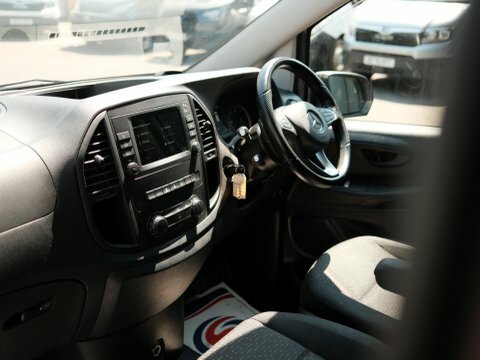 Mercedes-Benz Vito 114 Progressive L2 Grey #2