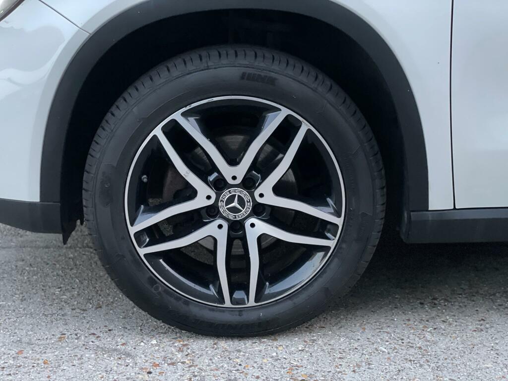 Mercedes-Benz GLA Class Gla 180 Urban Edition DA68ZBP White #3