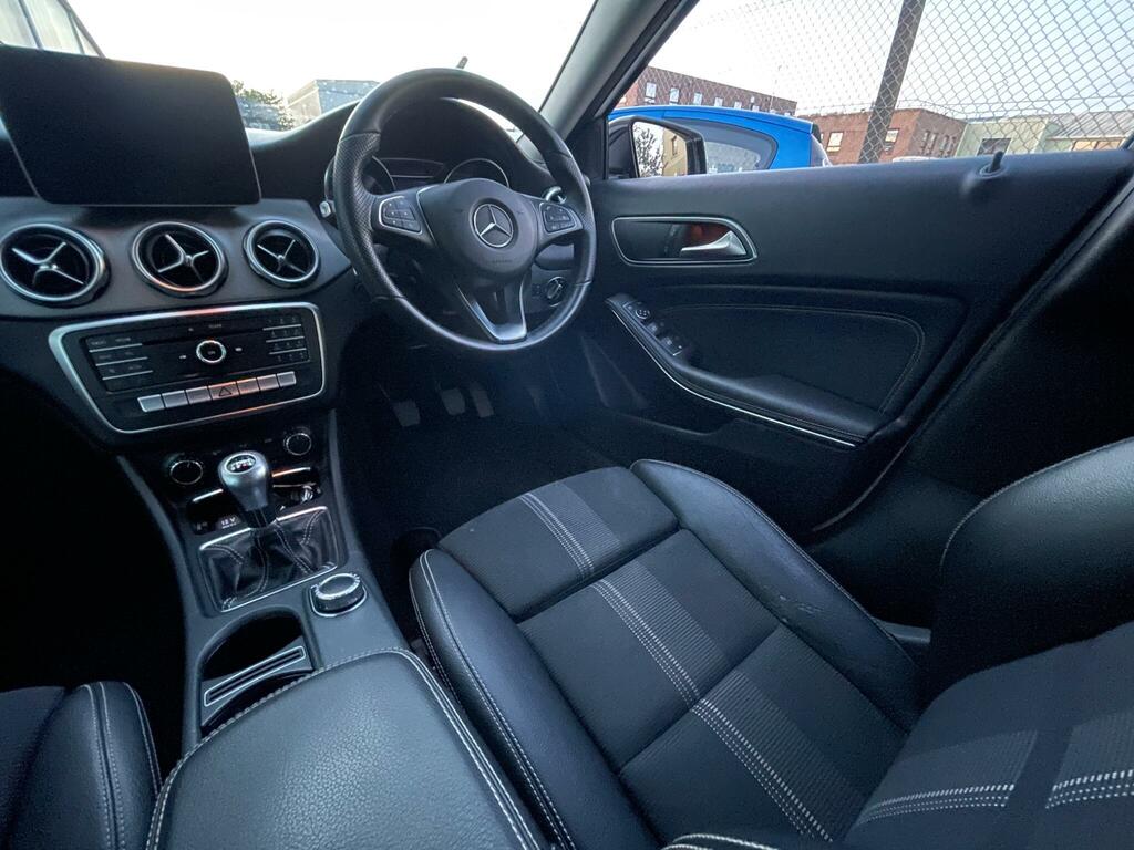 Mercedes-Benz GLA Class Gla 180 Urban Edition DA68ZBP White #5