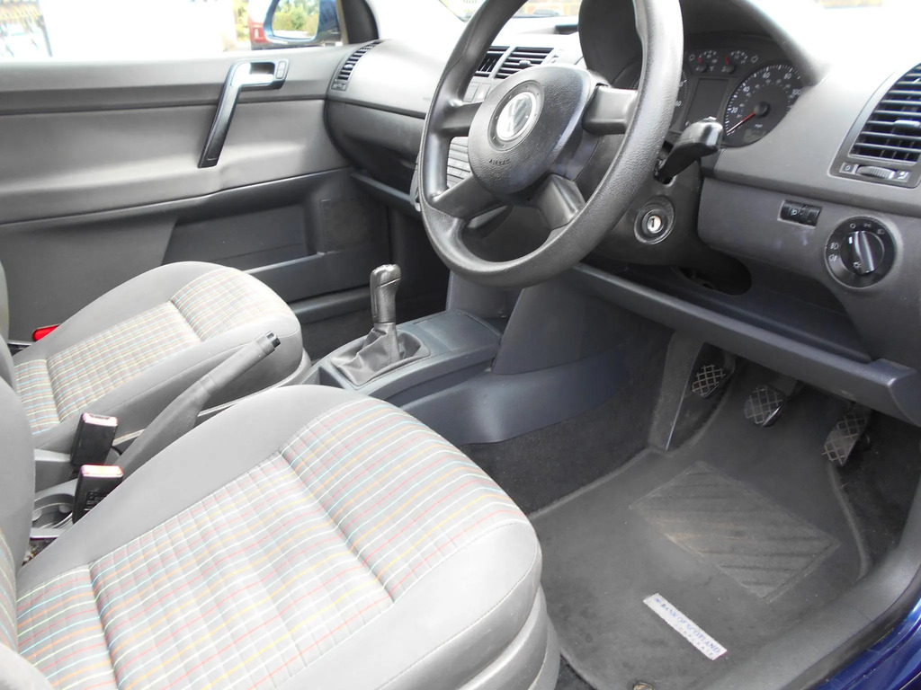 Volkswagen Polo 1.2 E Blue #8