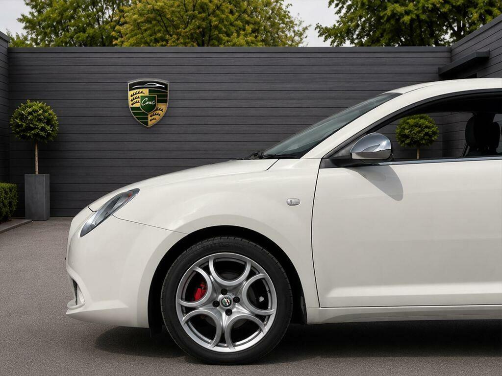 Alfa Romeo MiTo Hatchback Red #15