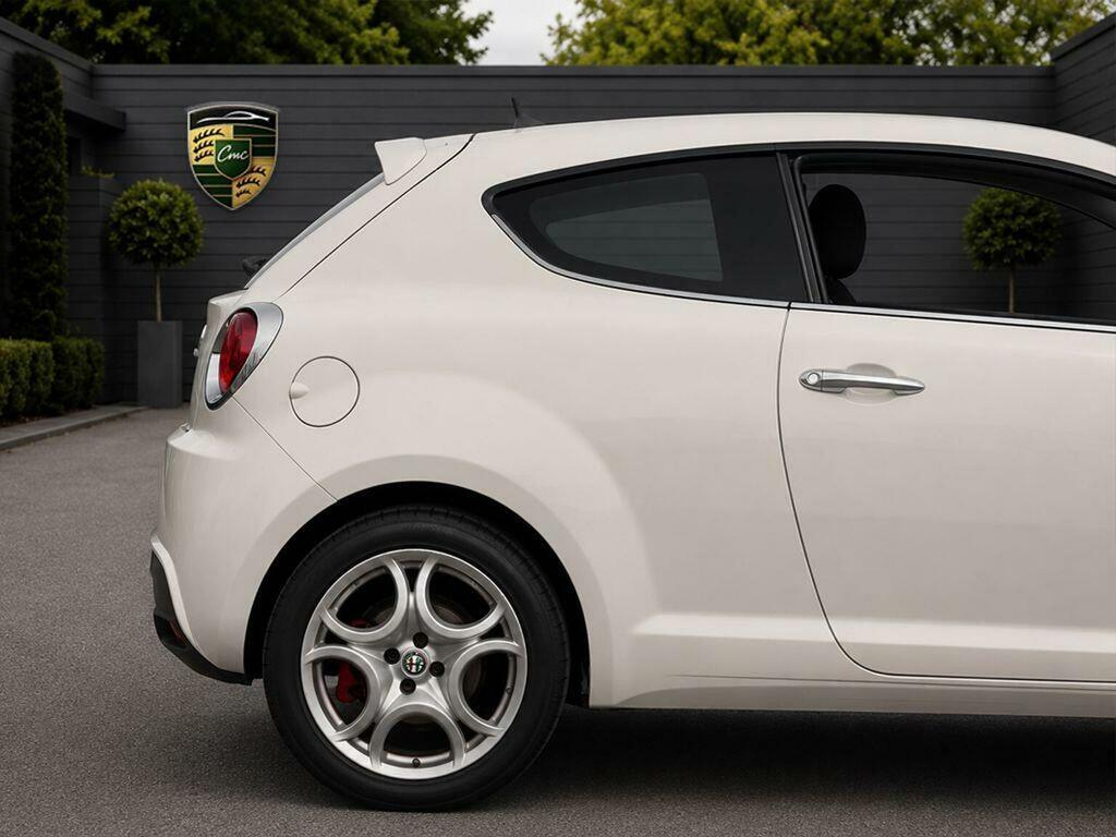 Alfa Romeo MiTo Hatchback Red #13