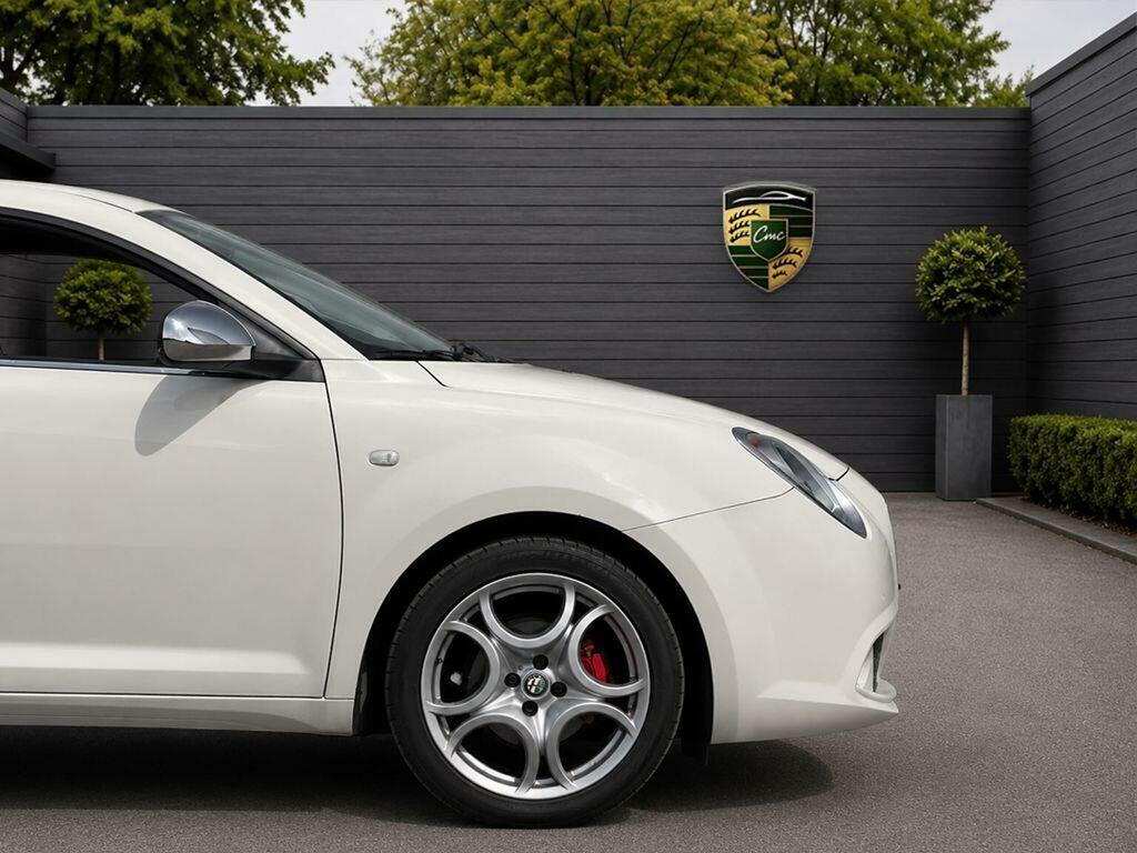 Alfa Romeo MiTo Hatchback Red #14