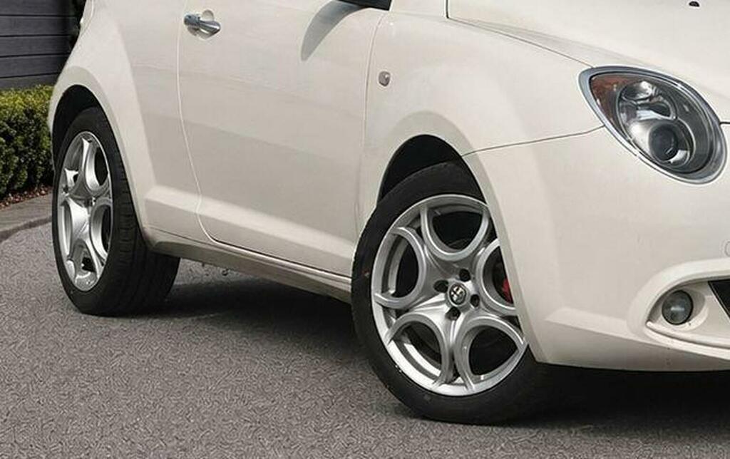 Alfa Romeo MiTo Hatchback Red #17