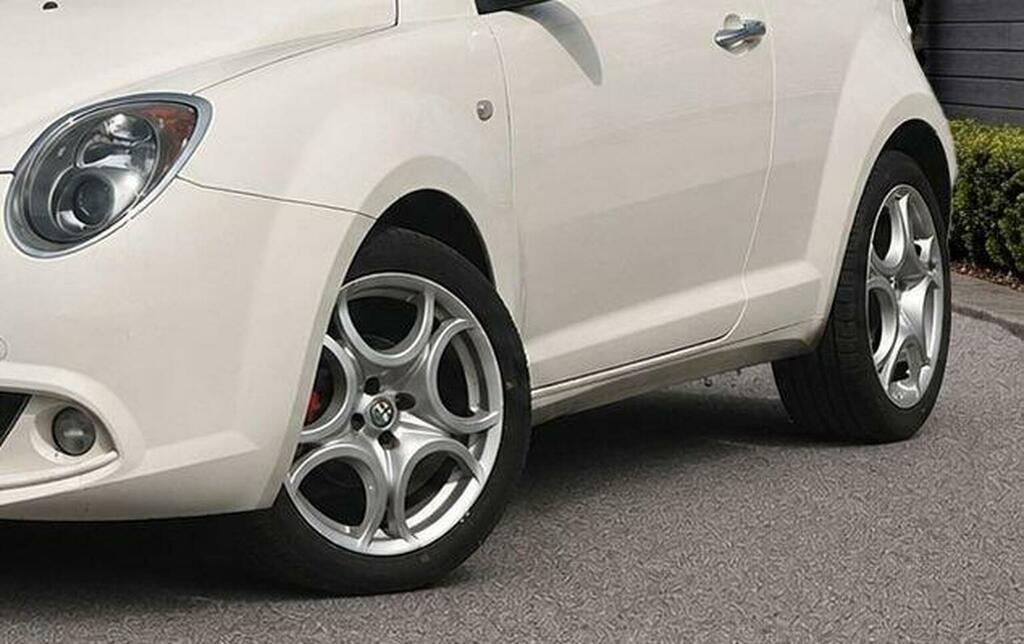 Alfa Romeo MiTo Hatchback Red #18