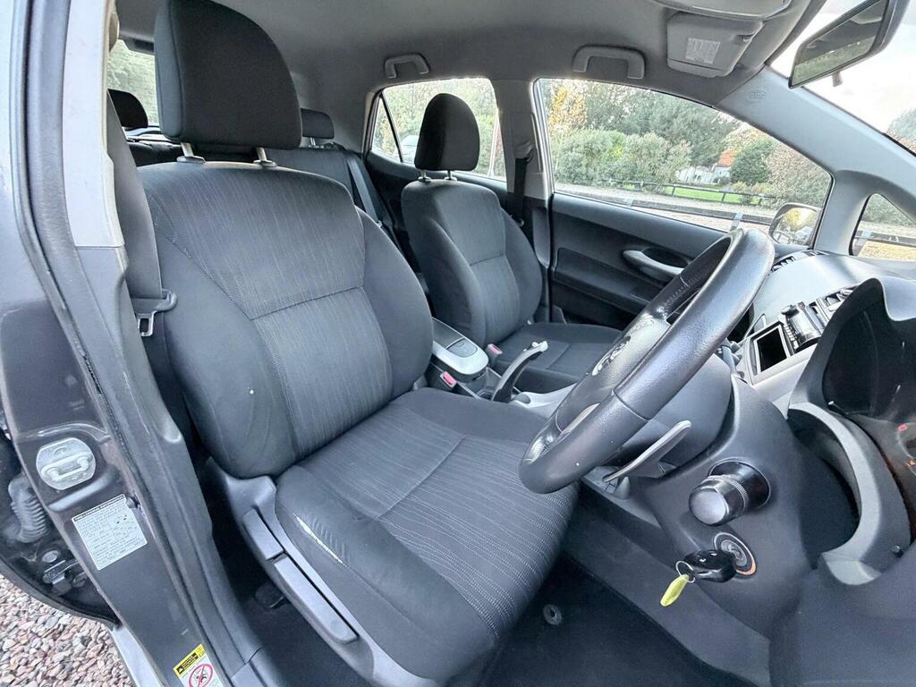 Toyota Auris 2.0 D-4d Tr Silver #29