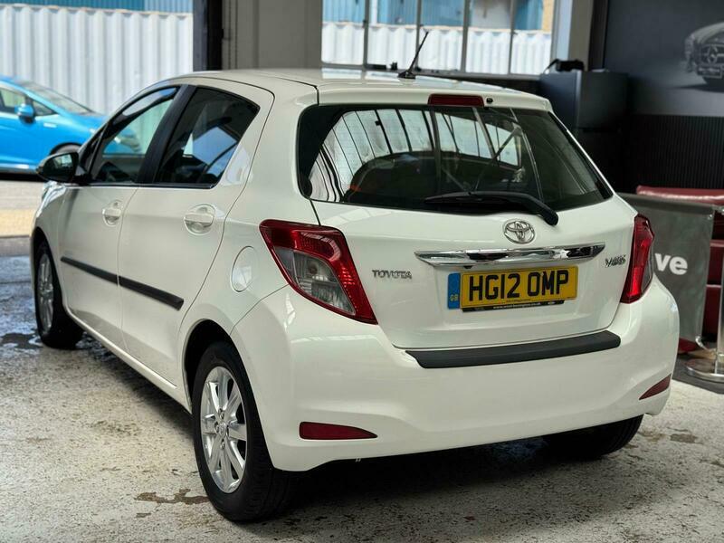 Toyota Yaris Vvt-i Tr HG12OMP White #5