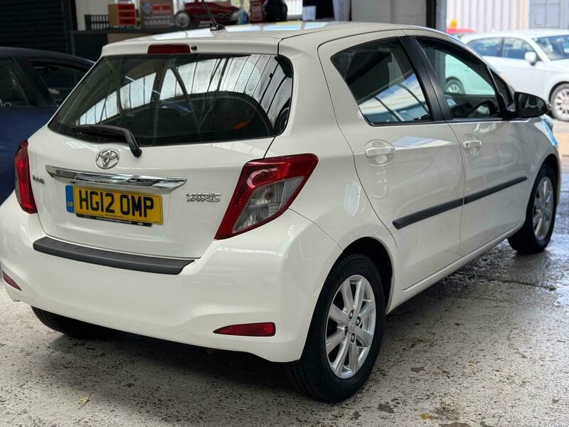 Toyota Yaris Vvt-i Tr HG12OMP White #4