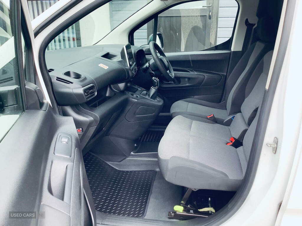 Citroen Berlingo Diesel White #8
