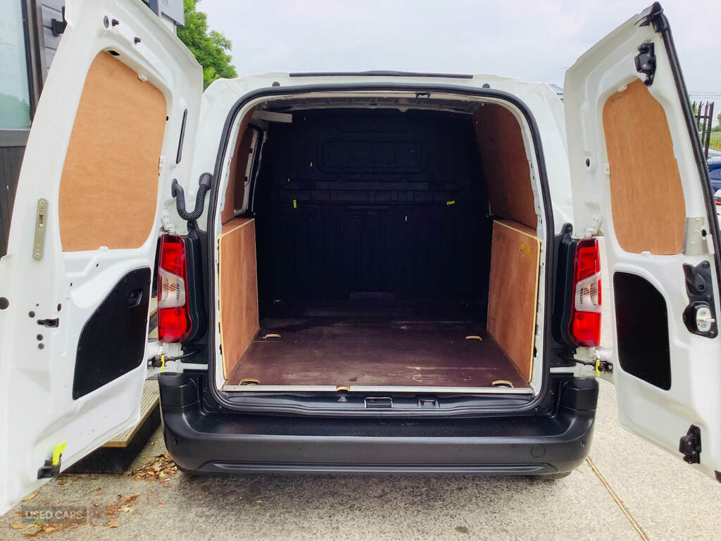 Citroen Berlingo Diesel White #7