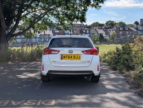 Toyota Auris 1.8 Auris Icon White #6
