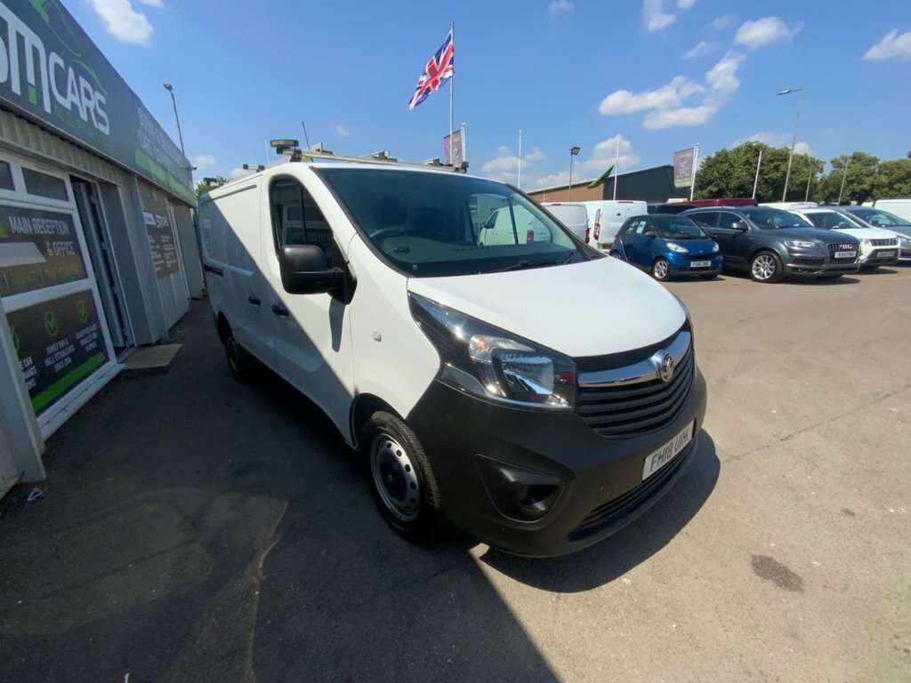 Vauxhall Vivaro Mpv FH18URK White #4