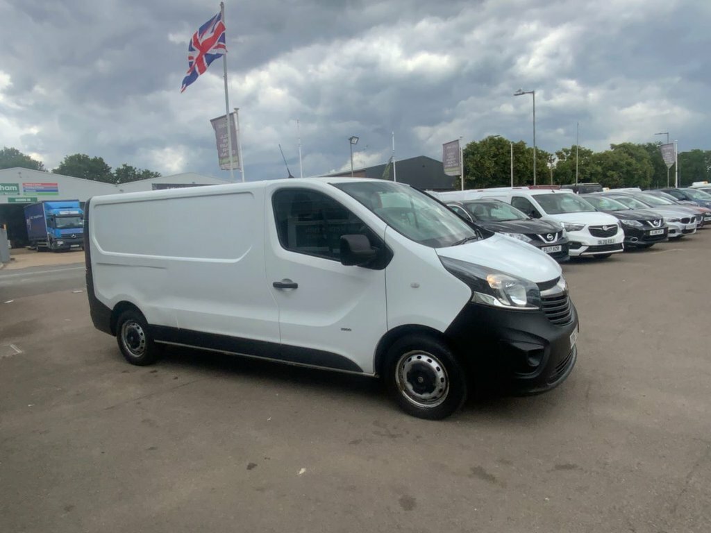 Vauxhall Vivaro Mpv White #4